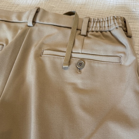 Uniqlo Men's Elastic Drawstring 27-30” Pleated Wide Leg Beige Dress Pants - Picture 4 of 5